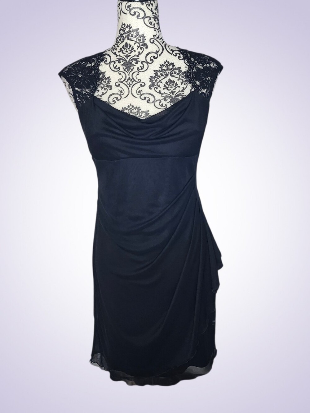 NUEVA Elegant Black Lace Cap-Sleeve Evening Dress - 6